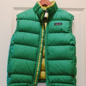 Patagonia Kids Green Puffer Vest Size M (10)